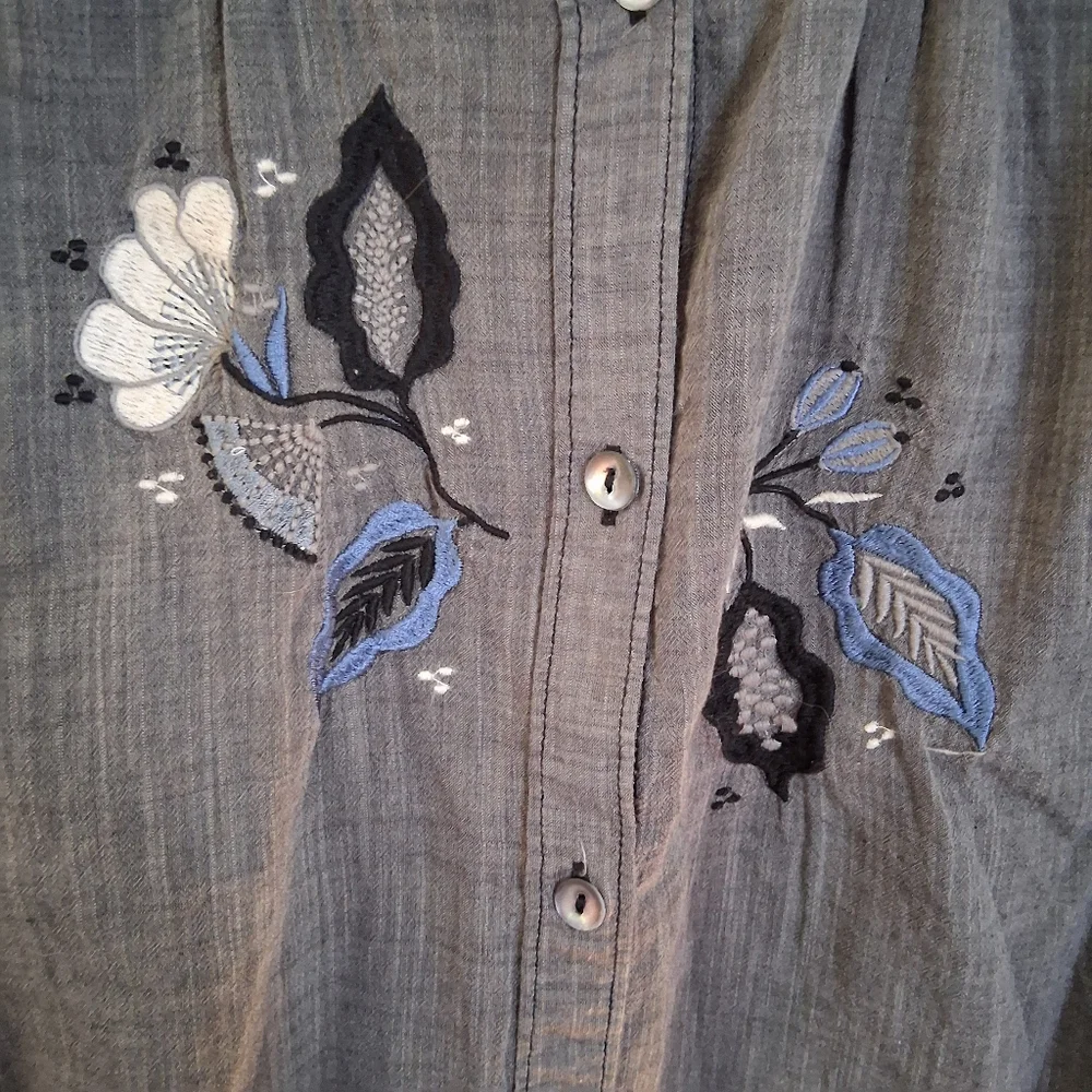 Gudrun Sjoden Gray Sleeveless Organic Cotton Top with Floral Embroidery - Picture 6 of 11